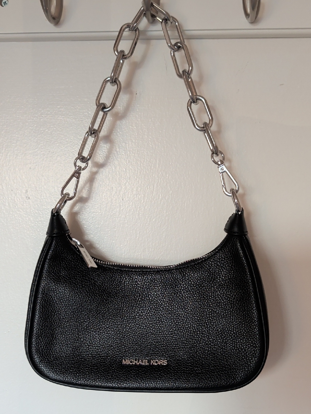 MICHAEL KORS Black Pebbled Leather Shoulder Bag with Silver Chain Strap